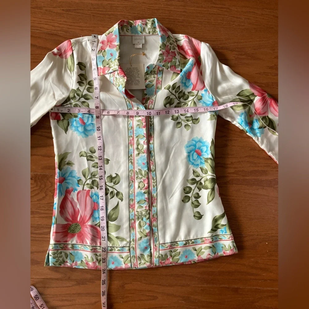 Plenty  silk floral printed blouse NWT Size Petite Small Flaw Vintage